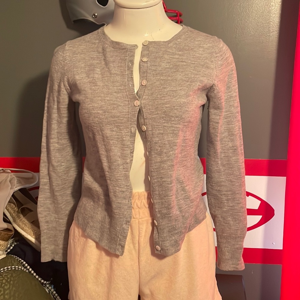 🎉Banana Republic Extra Fine Italian Merino Wool Gray Cardigan!